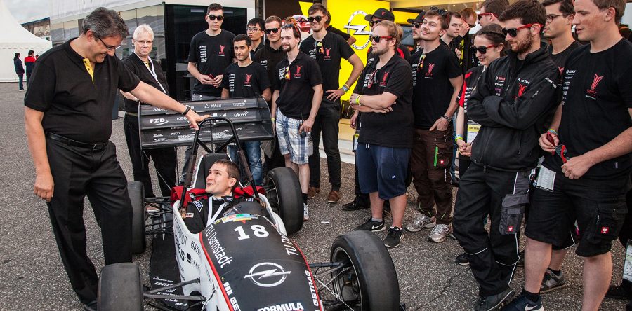 Cleverster Rennwagen: „Opel Style Award“ geht an das Brno University Racing Team